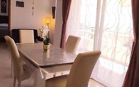 Apartments Burazer